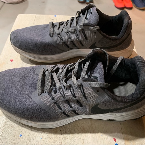 Nike Run Swift Men’s Size 10.5 (Used) - Picture 4 of 5